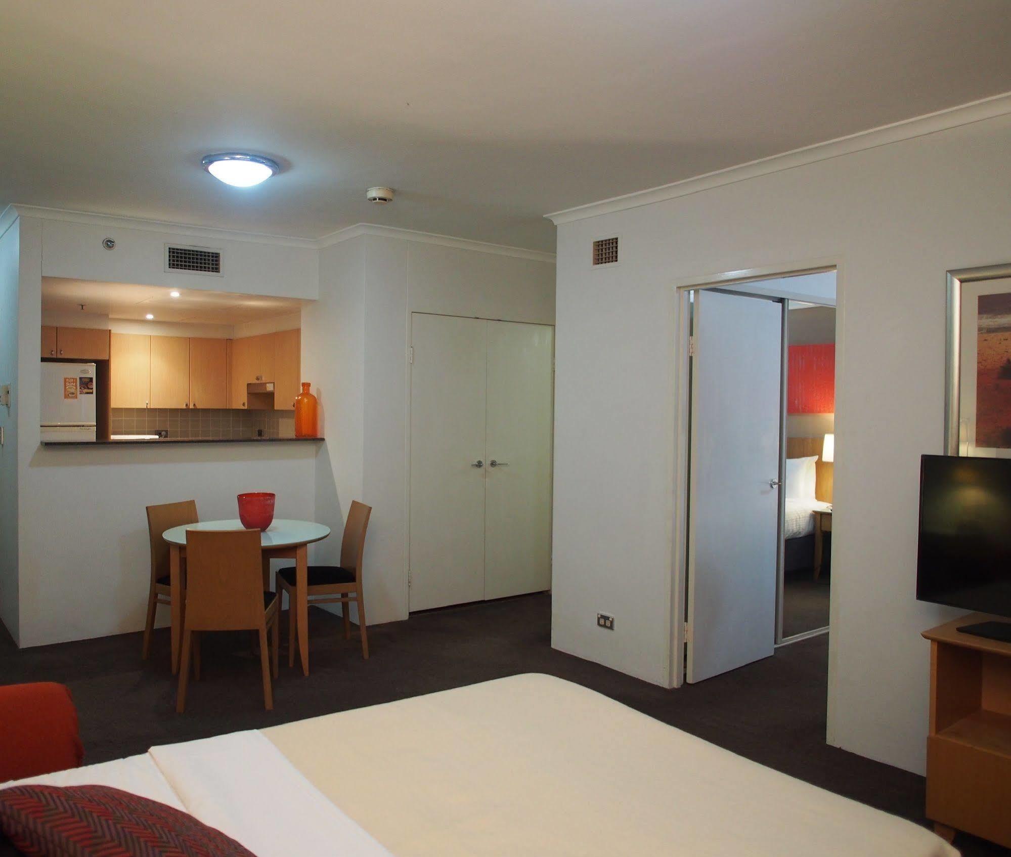 Adina Serviced Apartments Sydney Martin Place Exterior photo